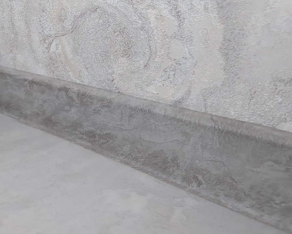 Плинтус ПВХ   MAGIC STIСK 77мм 2,2 м MS109 Лиственница серая