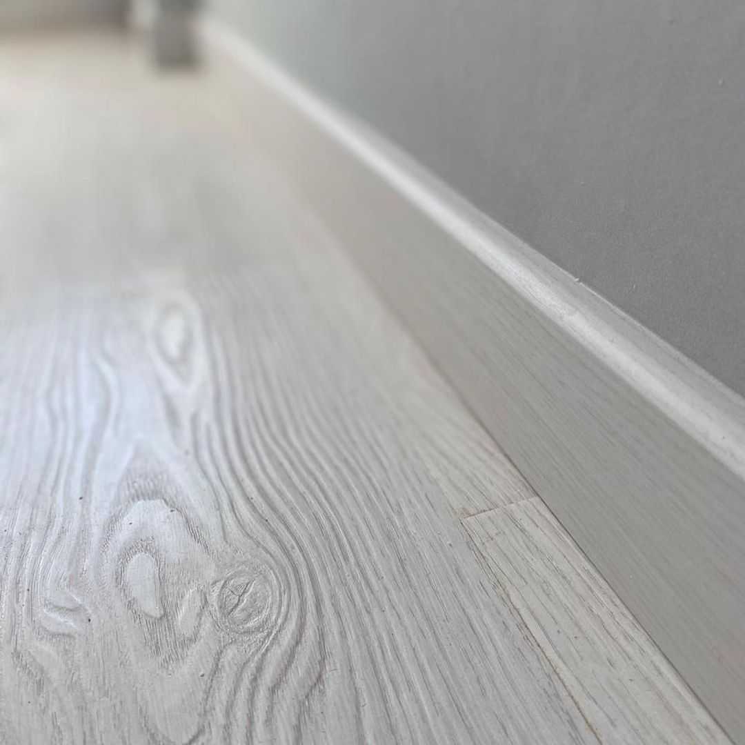 Плинтус МДФ Волшебная палочка. Гарден. 146 Ясень Ривьера