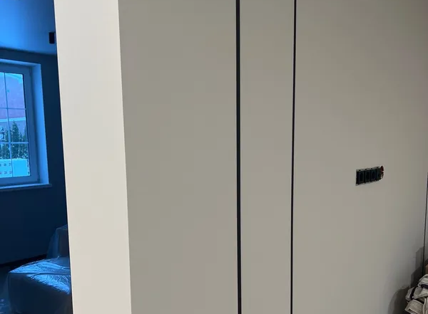 Полоса алюминиевая 15х1,5 мм браш черный/глянец 2,7 м