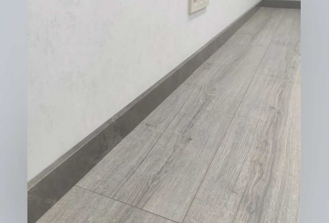 Плинтус МДФ Волшебная палочка. Гарден .144 Санторини серый