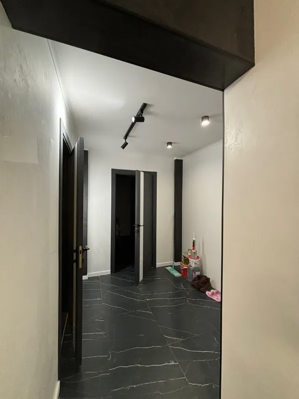 Полоса алюминиевая 15х1,5 мм браш черный/глянец 2,7 м