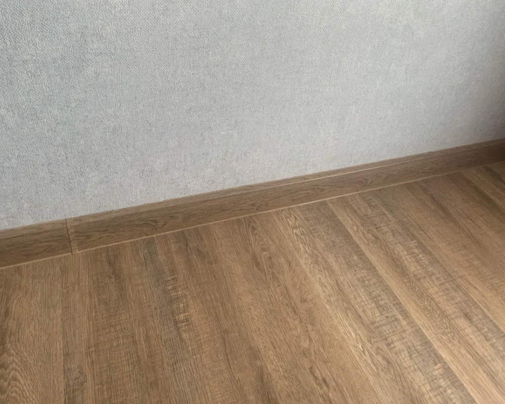 Плинтус ПВХ Волшебная палочка 70мм Home 2,2м 7039