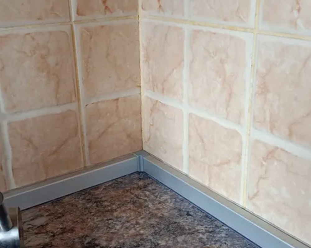 Плинтус для столешницы Алюминий 25*10мм 3,05м Серебро