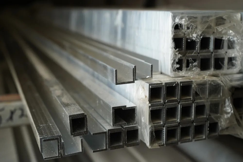 Швеллер 10х10х10 мм Шв 11.2000.502л Золото. Цена за 5 штук.