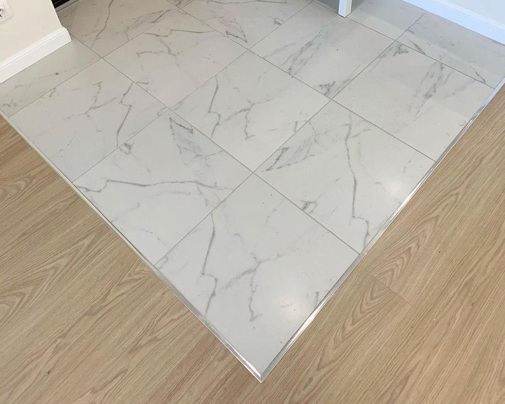 Порог одноуровневый ЛС 10.900.01л Серебро