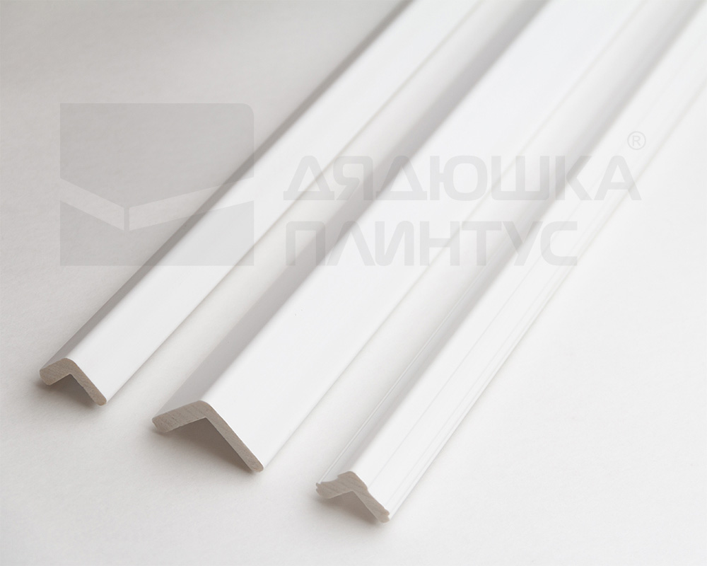 Угол из полистирола высокой плотности HI WOOD C20V1 20мм х 20мм х 2,0м.