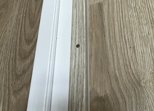 Порог угловой ПУ 03.900.083 Бук