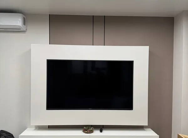 Полоса алюминиевая 15х1,5 мм браш черный/глянец 2,7 м