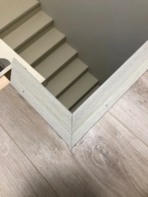 Порог угловой ПУ 02.2700.059 0,9 м Бетон скай