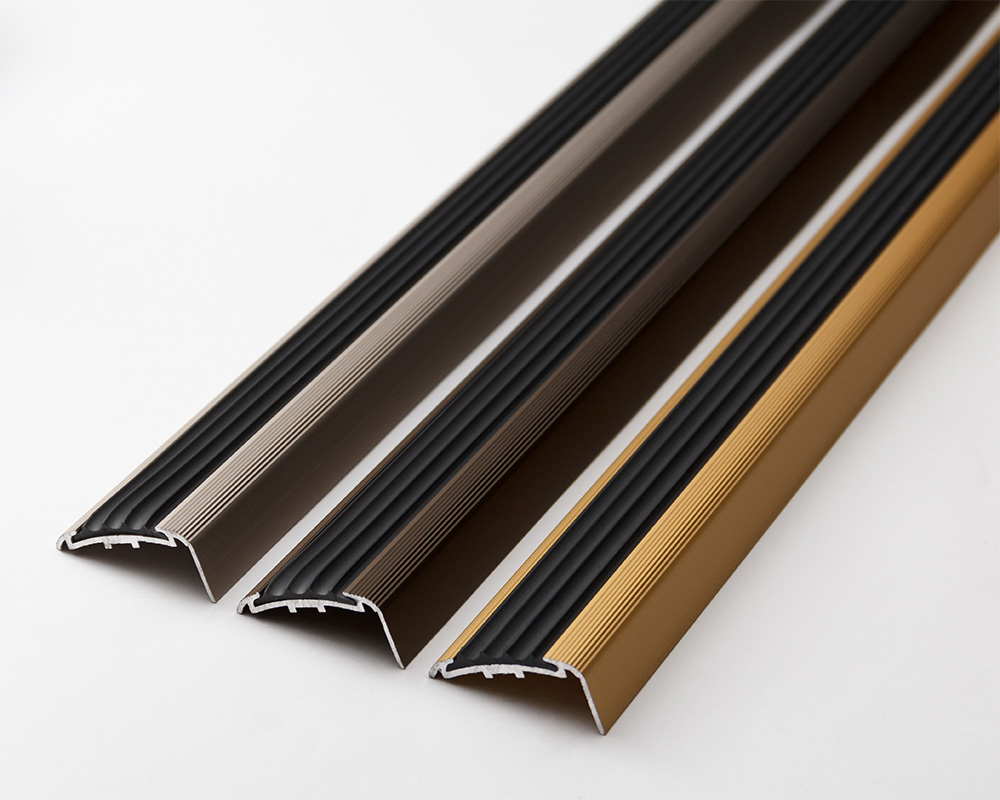 Порог угловой ПУ 71.1800.04л Бронза