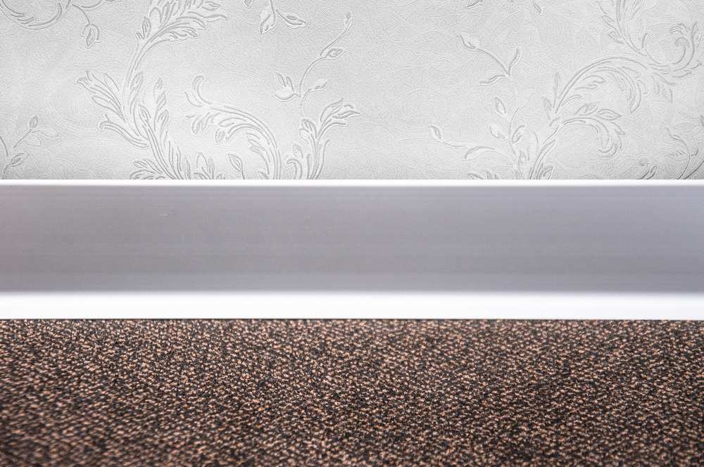 Алюминиевый плинтус AKBD80-MS 2,5м Серебро матовое