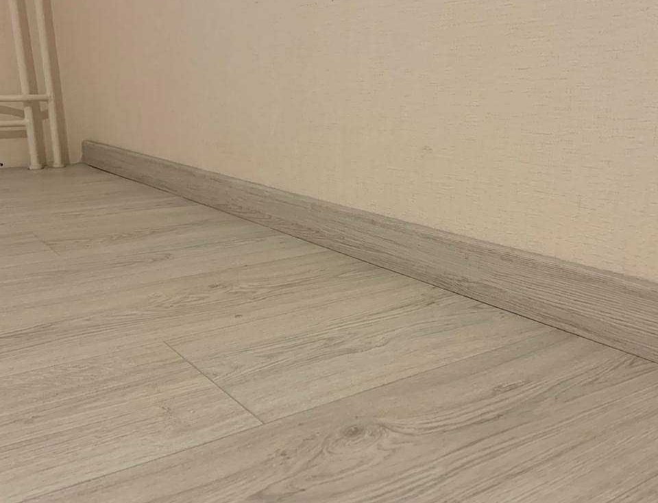 Плинтус МДФ Лука Пл 100-1МДФ.2700.Point line 24055 Ривьера нью