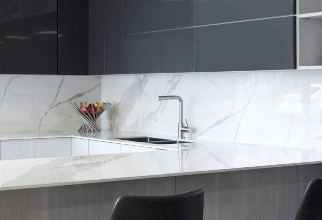 Панель самоклеющаяся ПВХ 300х600 мм 6шт/уп Мрамор Нова Тонье гранд. Цена указана за 1,08 м²