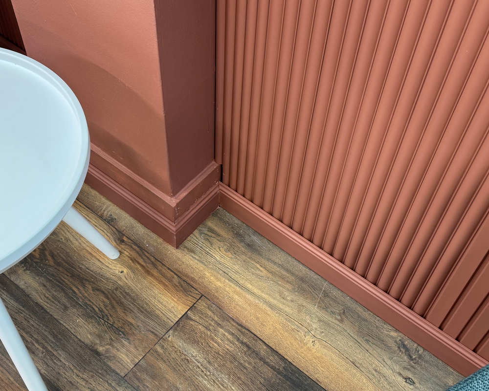 Плинтус из полистирола высокой плотности NMC Wallstyl FO2 Белый