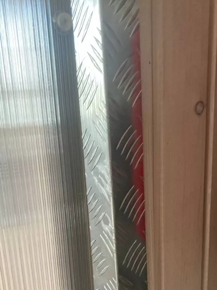 Угол рифлёный алюминиевый Укв 04.2000.500 40х40 мм