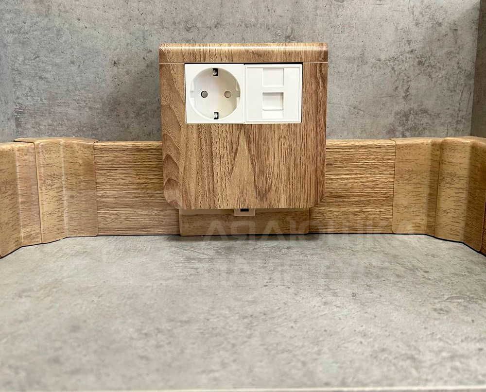 Декоративная накладка на монтажный бокс 1компл. Белый